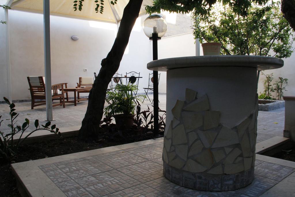 Il Giardinetto Bed & Breakfast Trapani Bagian luar foto